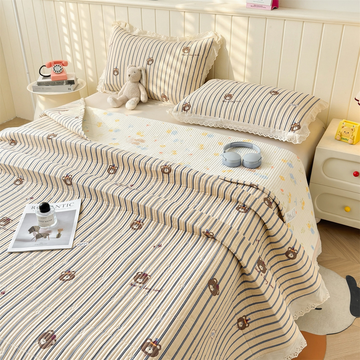 91家纺网 家纺一手货源 找家纺 雯豆家纺 2026春夏新款A类凉感花边床盖三件套 花边床盖-嗨皮熊