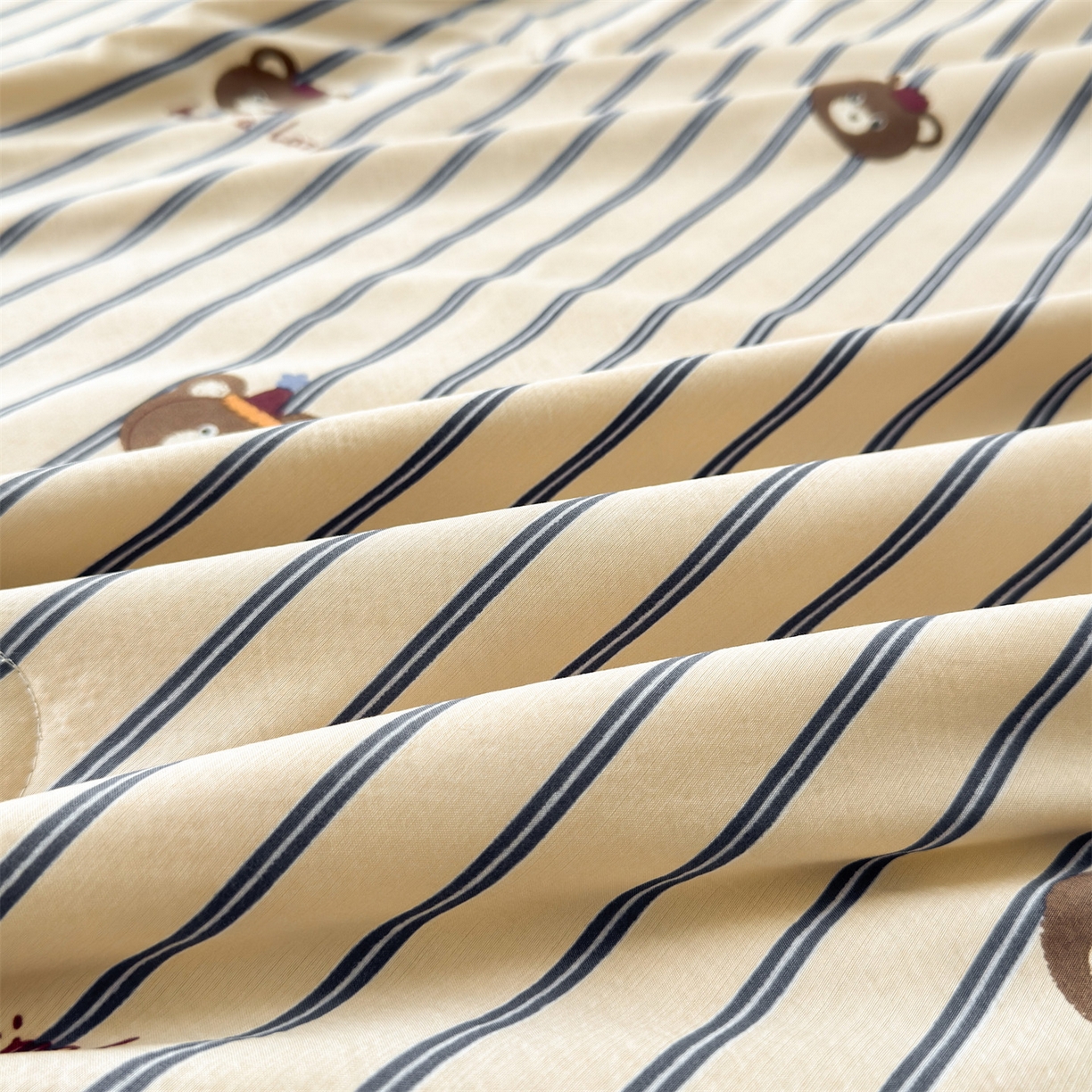 91家纺网 家纺一手货源 找家纺 雯豆家纺 2026春夏新款A类凉感花边床盖三件套 花边床盖-嗨皮熊