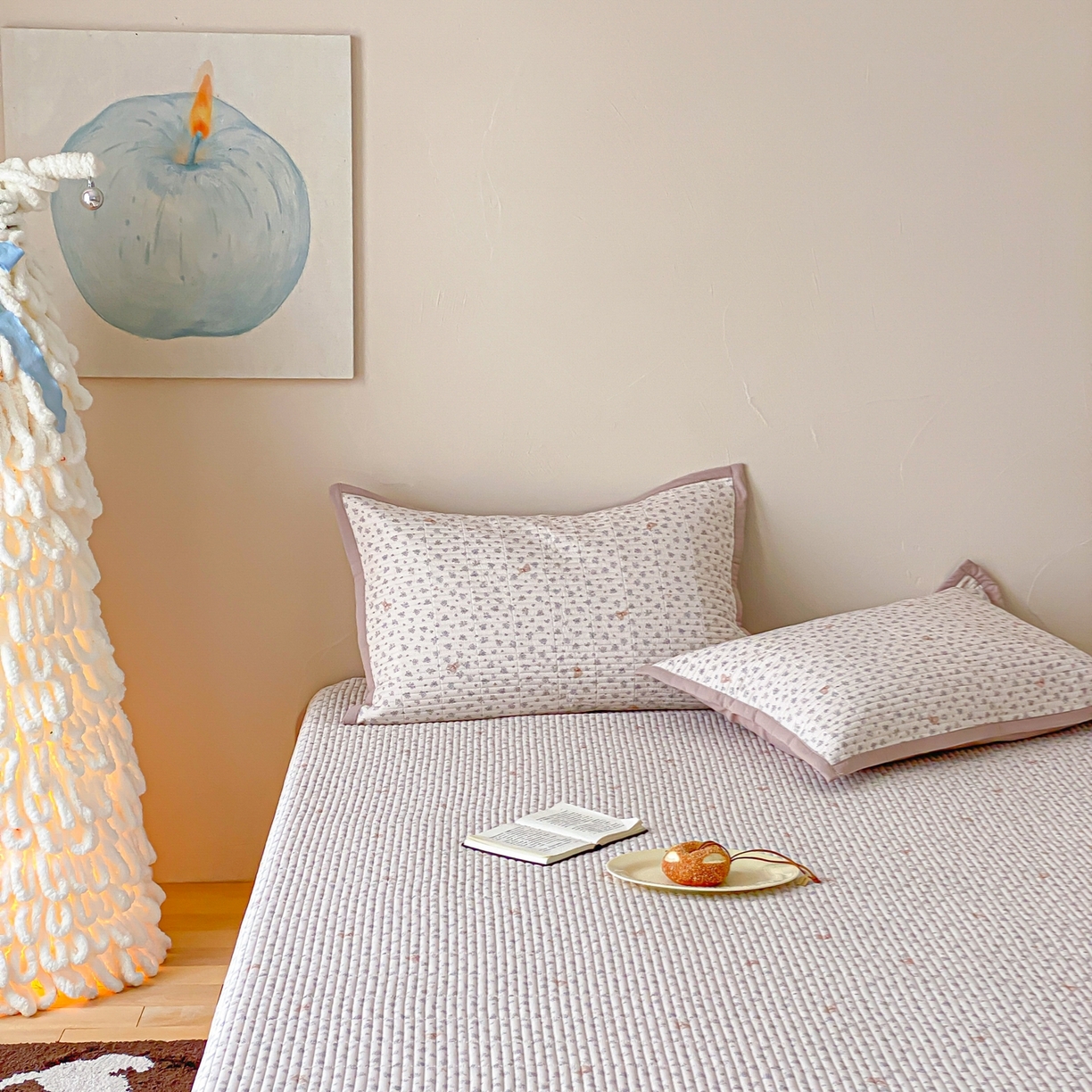 91家纺网 家纺一手货源 找家纺 黛舒家居 2026年春夏款纱洗莫代尔夹棉单床单床单单件床单三件套 奶咖小兔