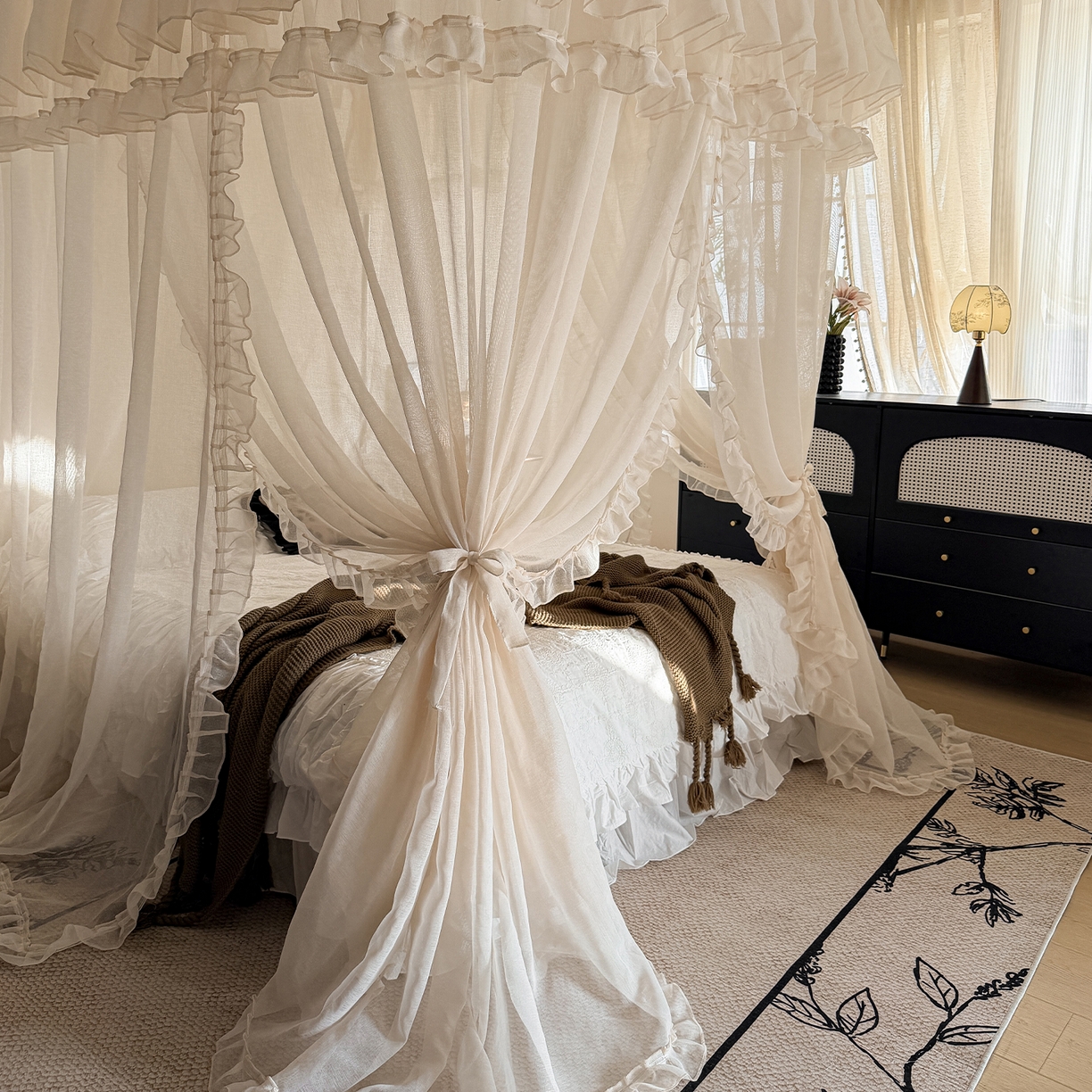 91家纺网 家纺一手货源 找家纺 都市缘蚊帐 2026年新款3303多丽棉纱纯色款轨道蚊帐1.5m 1.8m 麦芽杏-场景1