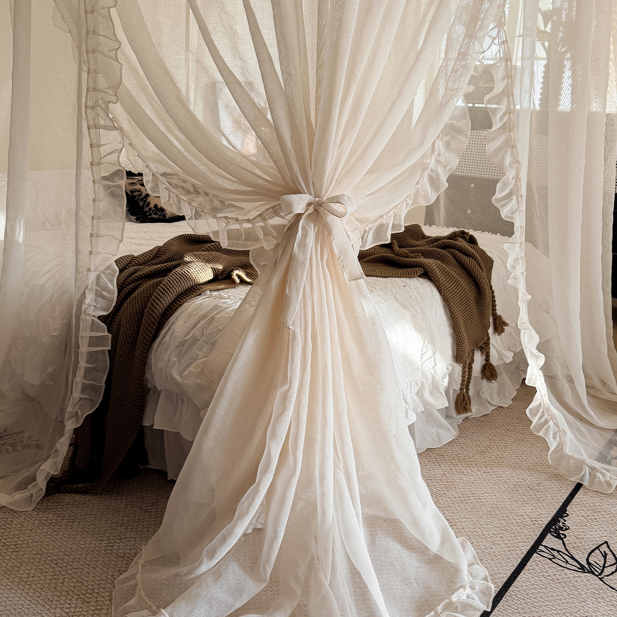 91家纺网 家纺一手货源 找家纺 都市缘蚊帐 2026年新款3303多丽棉纱纯色款轨道蚊帐1.5m 1.8m 麦芽杏-场景1