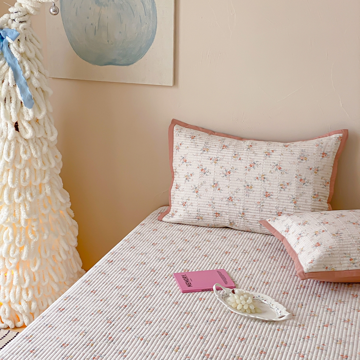 91家纺网 家纺一手货源 找家纺 黛舒家居 2026年春夏款纱洗莫代尔夹棉单床单床单单件床单三件套 晴桔花漾