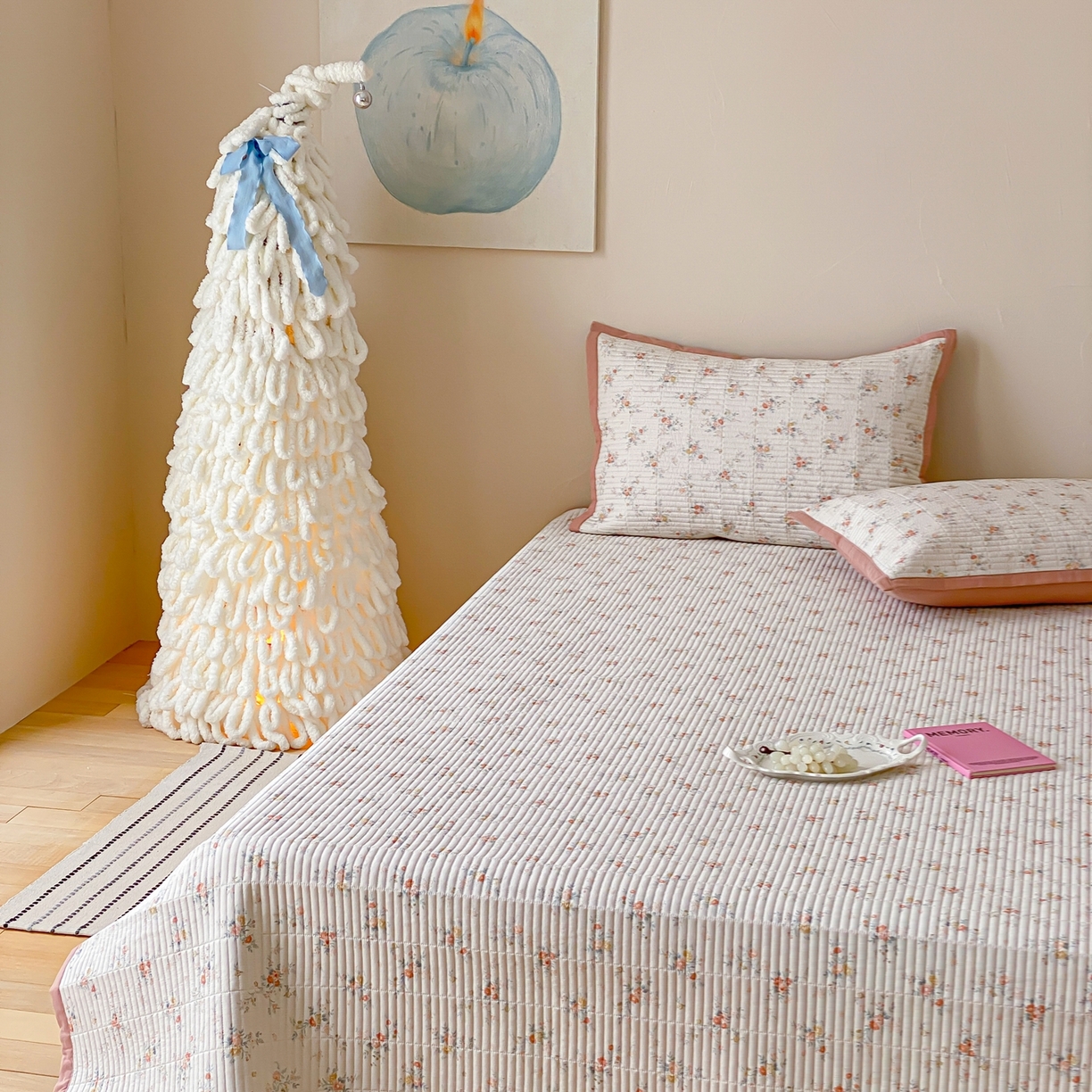 91家纺网 家纺一手货源 找家纺 黛舒家居 2026年春夏款纱洗莫代尔夹棉单床单床单单件床单三件套 晴桔花漾