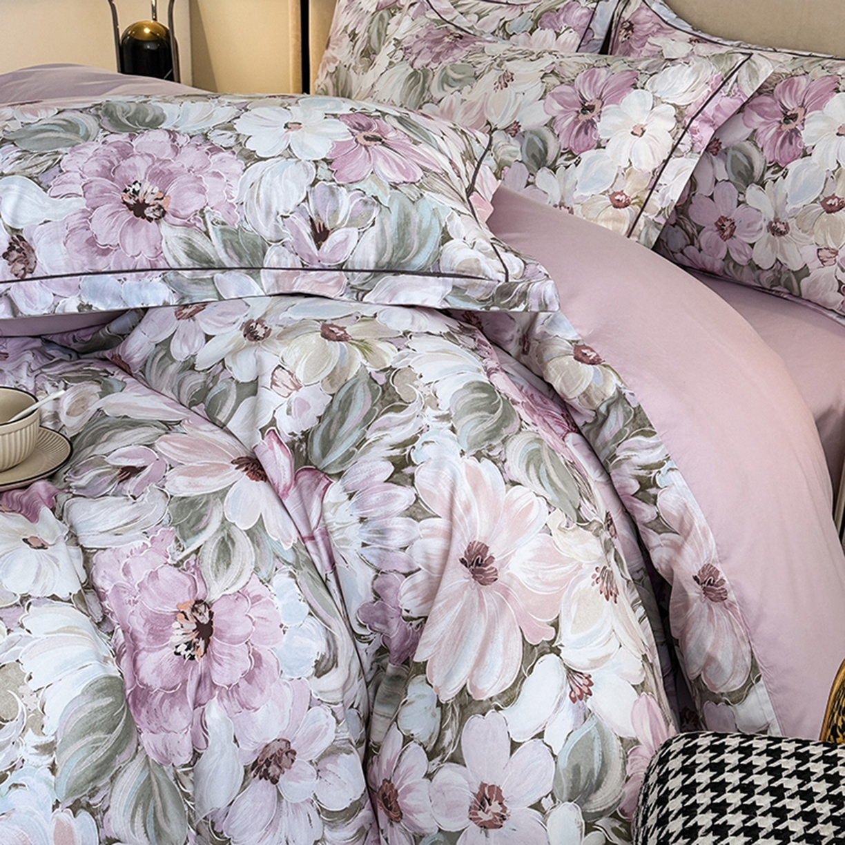 91家纺网 家纺一手货源 找家纺 眷恋家纺 2026新款全棉春夏铂金棉13376数码印花四件套 绽放序曲-粉