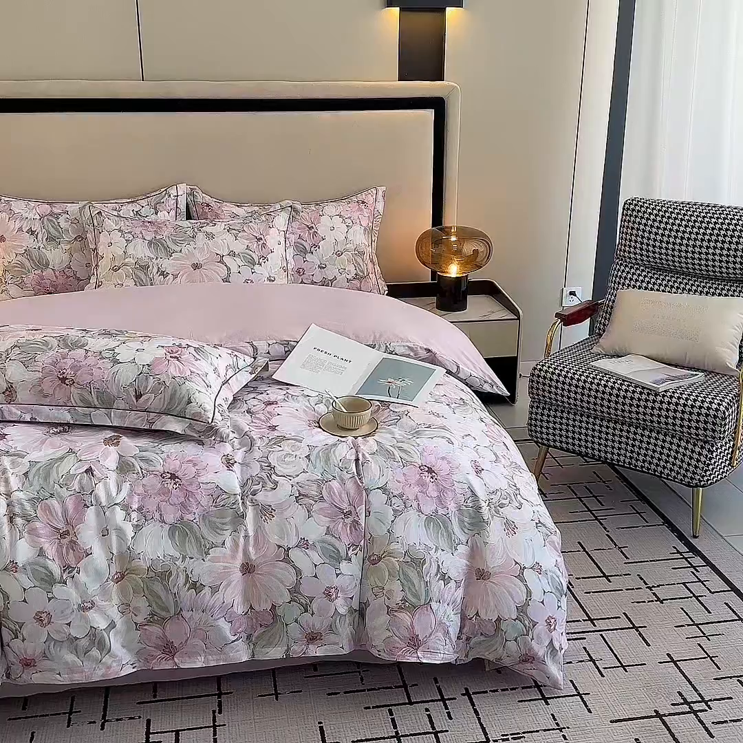 91家纺网 家纺一手货源 找家纺 眷恋家纺 2026新款全棉春夏铂金棉13376数码印花四件套 绽放序曲-粉