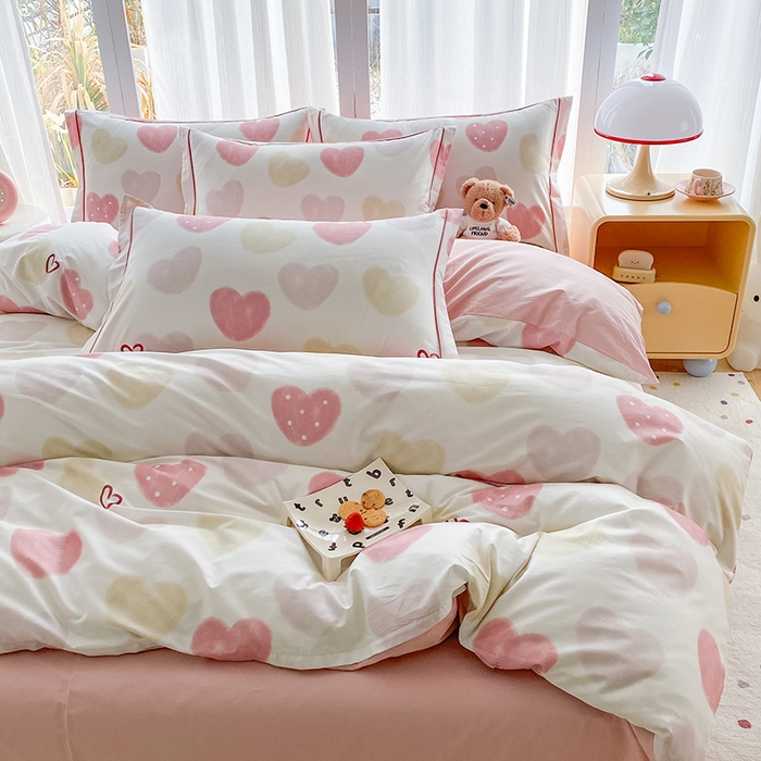 91家纺网 家纺一手货源 找家纺 眷恋家纺 2026新款全棉春夏铂金棉13376数码印花四件套 钟意你-粉