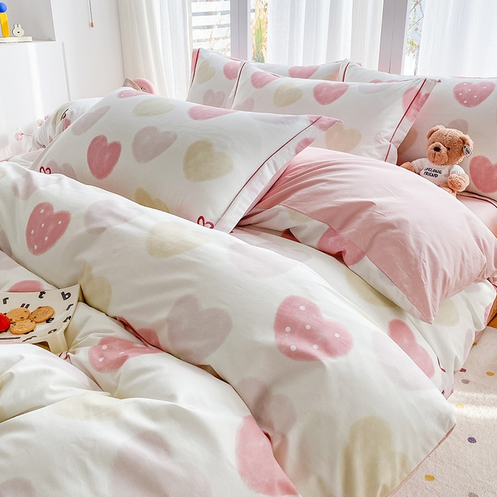 91家纺网 家纺一手货源 找家纺 眷恋家纺 2026新款全棉春夏铂金棉13376数码印花四件套 钟意你-粉