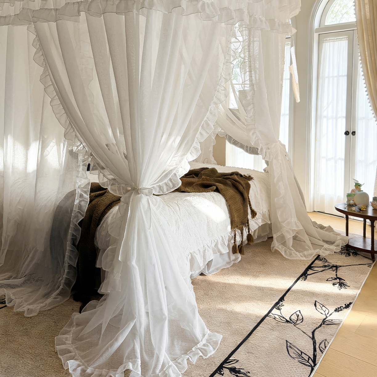 91家纺网 家纺一手货源 找家纺 都市缘蚊帐 2026年新款3303多丽棉纱纯色款轨道蚊帐1.5m 1.8m 云雾白-场景2