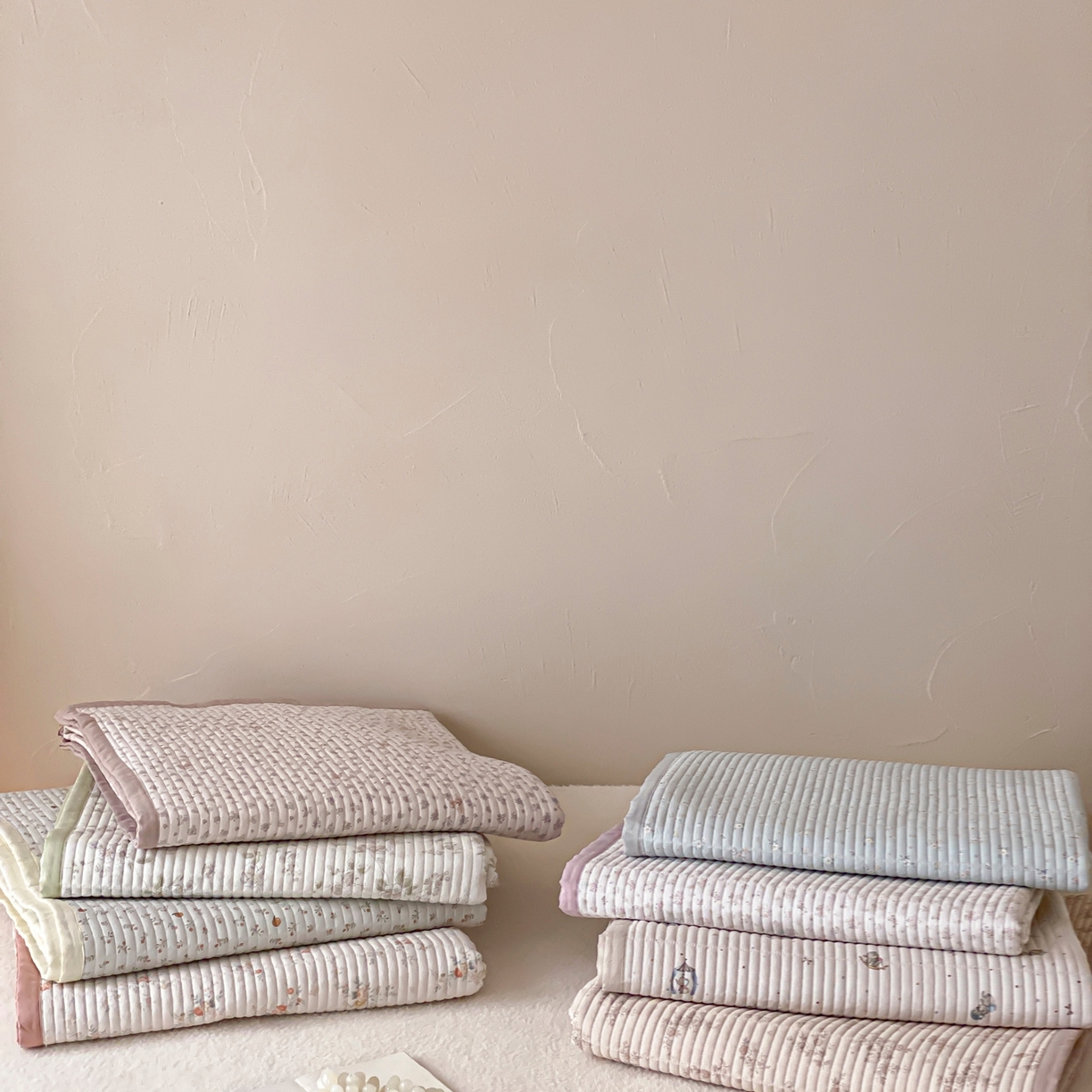 91家纺网 家纺一手货源 找家纺 黛舒家居 2026年春夏款纱洗莫代尔夹棉单床单床单单件床单三件套 组合图仅供展示-不可下单