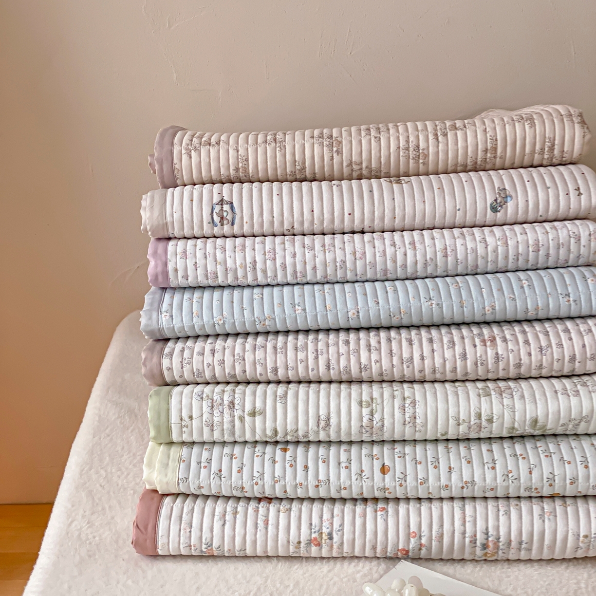 91家纺网 家纺一手货源 找家纺 黛舒家居 2026年春夏款纱洗莫代尔夹棉单床单床单单件床单三件套 组合图仅供展示-不可下单