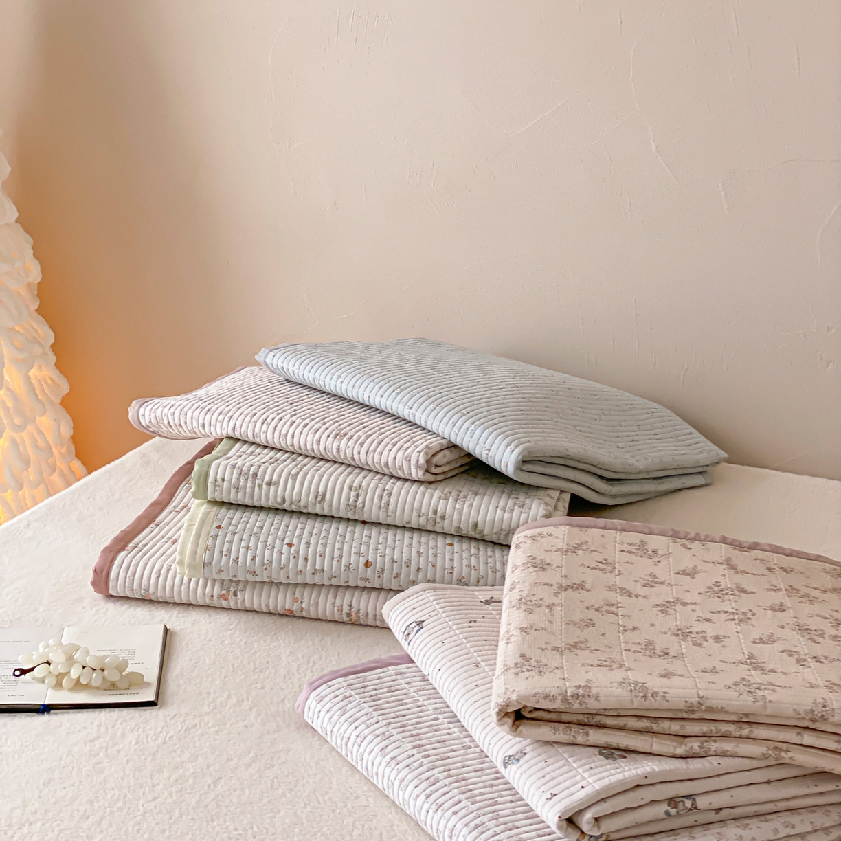 91家纺网 家纺一手货源 找家纺 黛舒家居 2026年春夏款纱洗莫代尔夹棉单床单床单单件床单三件套 组合图仅供展示-不可下单