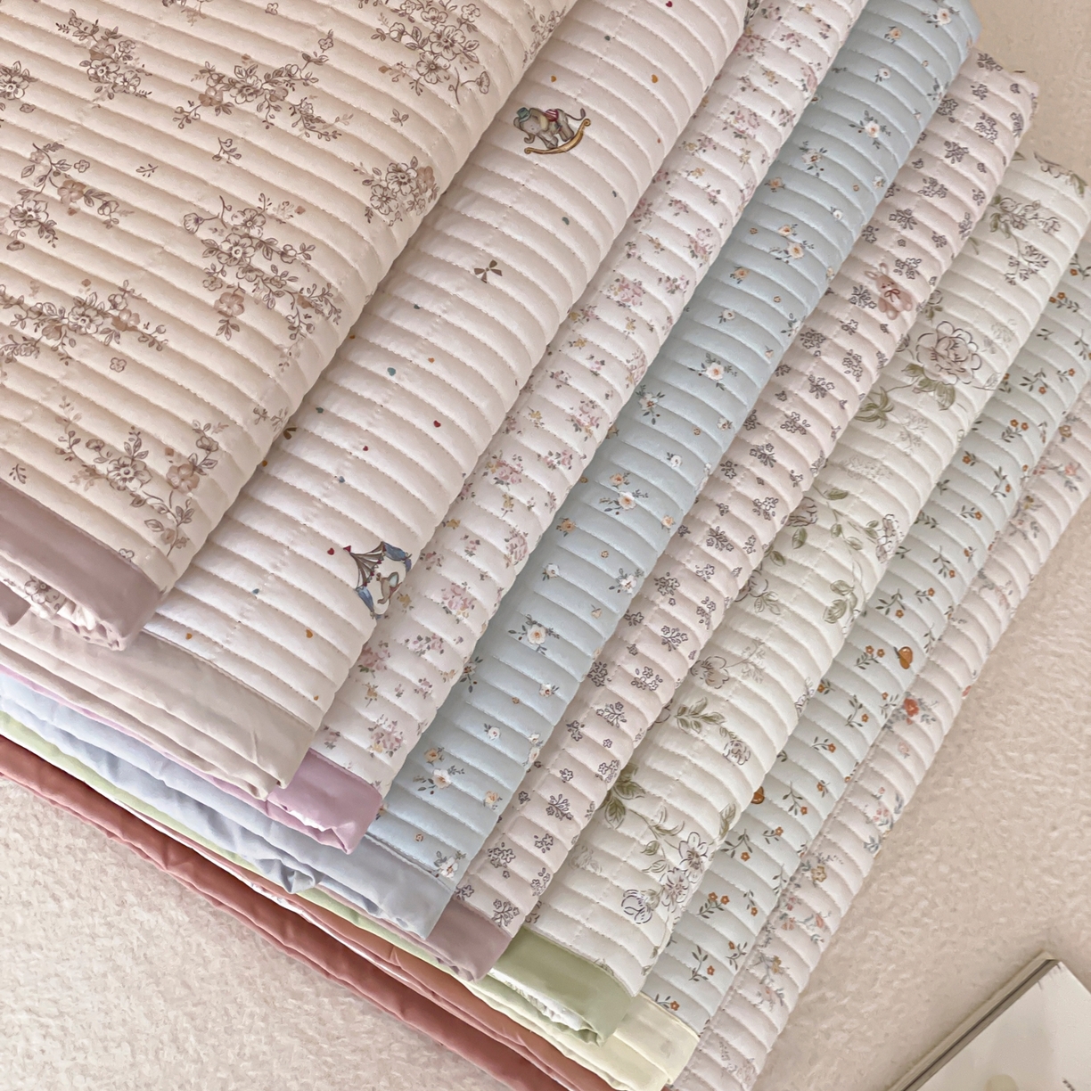 91家纺网 家纺一手货源 找家纺 黛舒家居 2026年春夏款纱洗莫代尔夹棉单床单床单单件床单三件套 组合图仅供展示-不可下单