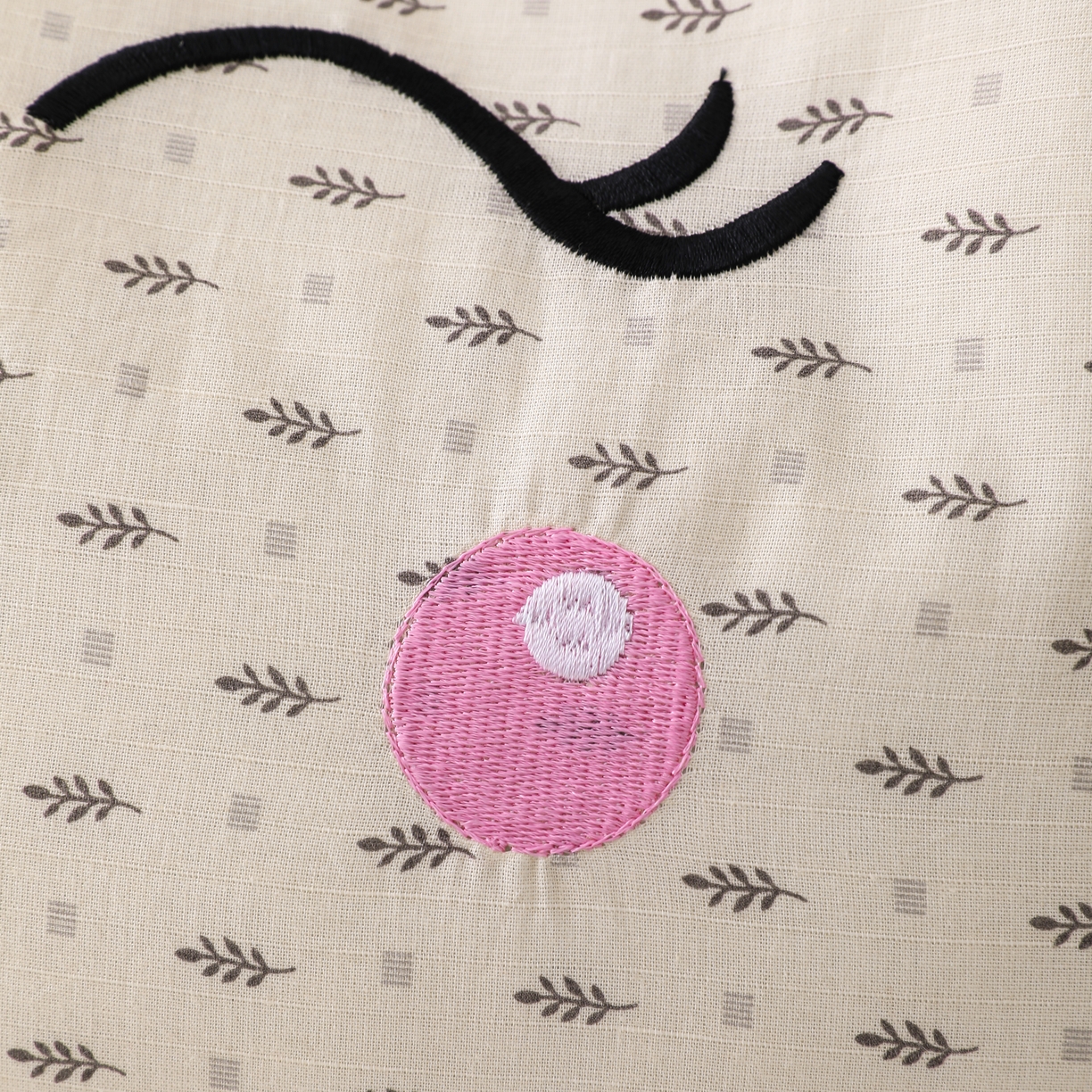 91家纺网 家纺一手货源 找家纺 （总）芯洲 2026新款全棉双层纱云朵可爱荞麦枕刺绣抱枕枕头枕芯