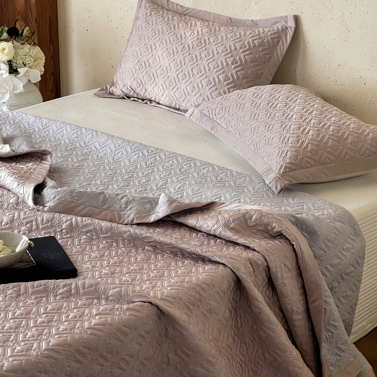 91家纺网 家纺一手货源 找家纺 傲蕾良品 2026新款韩国高量子冰丝床盖款软凉席 琉璃紫