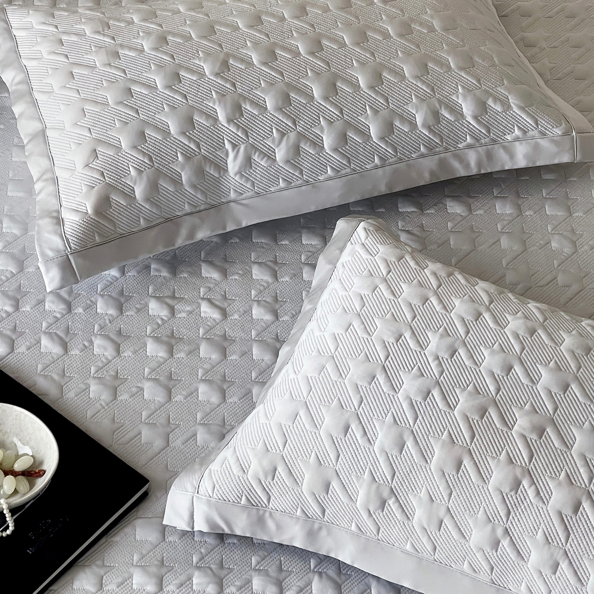 91家纺网 家纺一手货源 找家纺 傲蕾良品 2026新款韩国高量子冰丝床盖款软凉席 银光灰