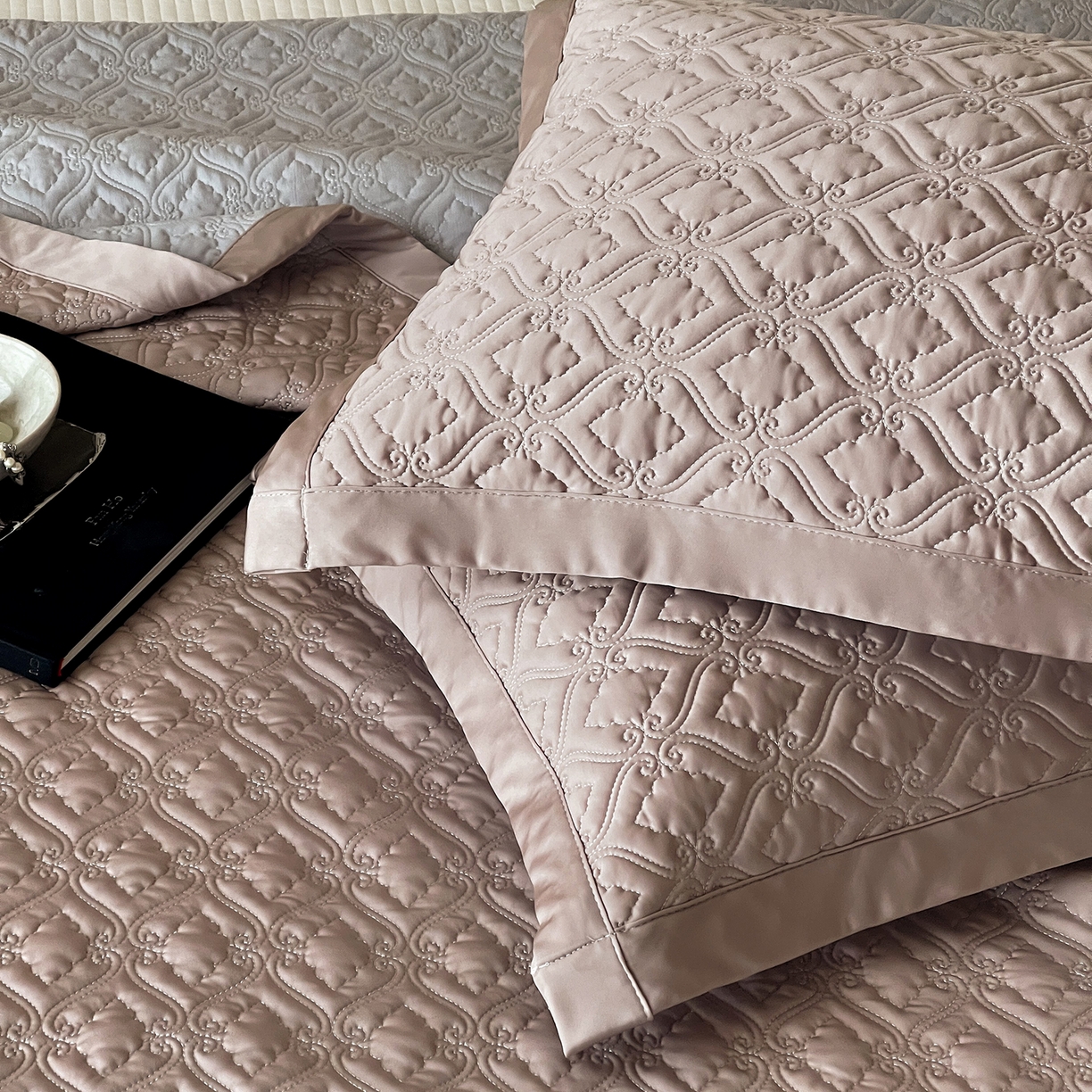 91家纺网 家纺一手货源 找家纺 傲蕾良品 2026新款韩国高量子冰丝床盖款软凉席 琉璃紫