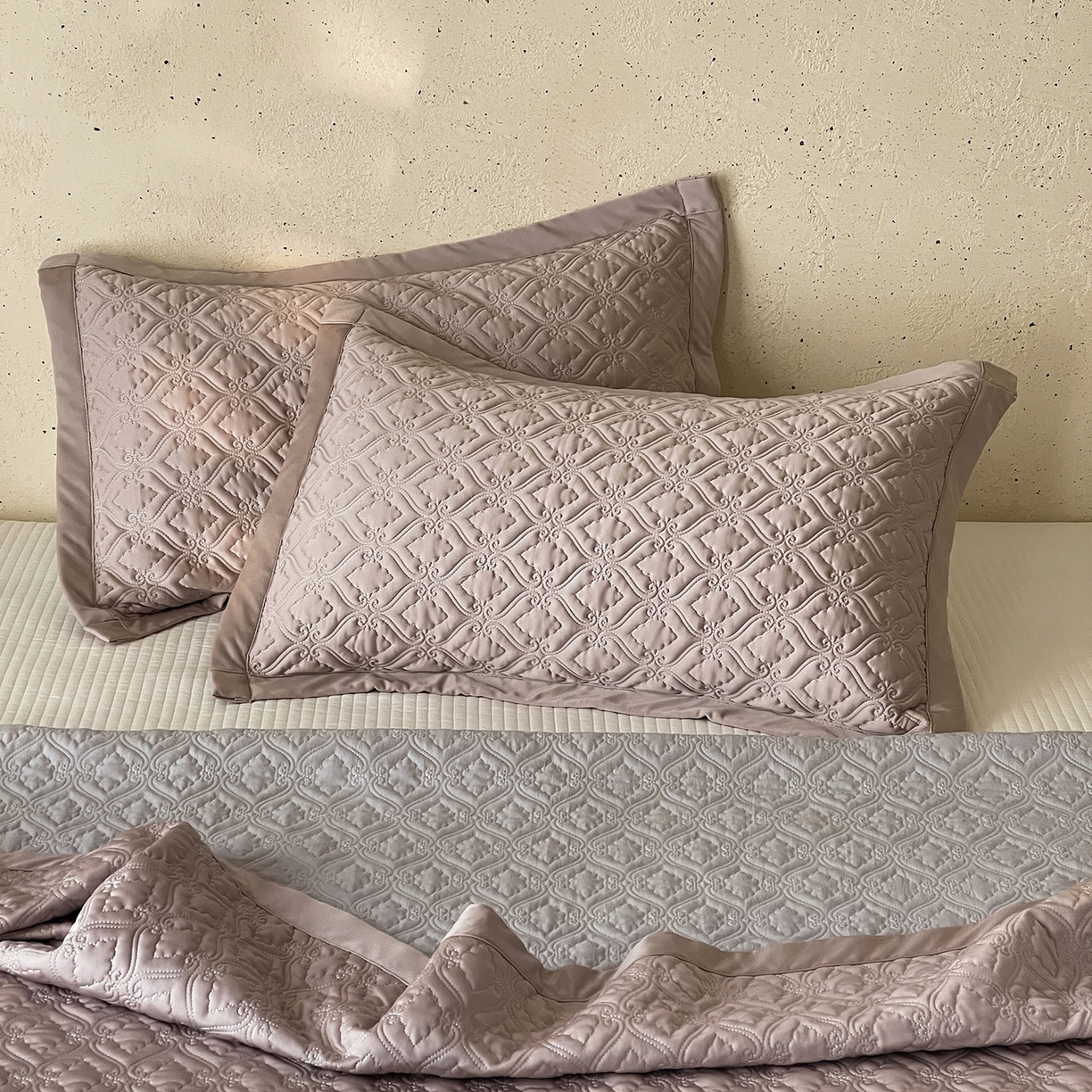 91家纺网 家纺一手货源 找家纺 傲蕾良品 2026新款韩国高量子冰丝床盖款软凉席 琉璃紫