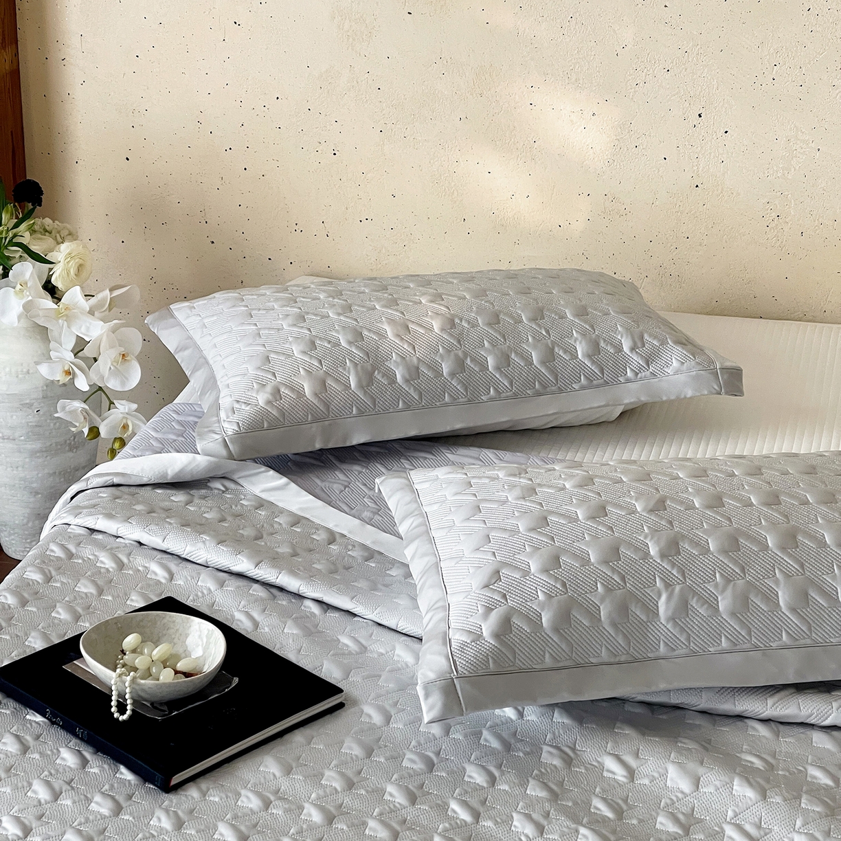 91家纺网 家纺一手货源 找家纺 傲蕾良品 2026新款韩国高量子冰丝床盖款软凉席 银光灰