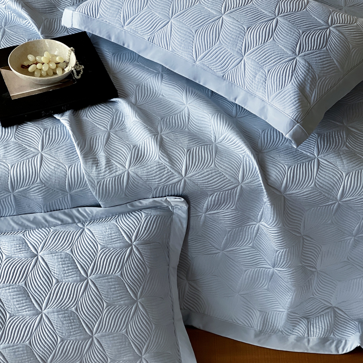 91家纺网 家纺一手货源 找家纺 傲蕾良品 2026新款韩国高量子冰丝床盖款软凉席 运河蓝