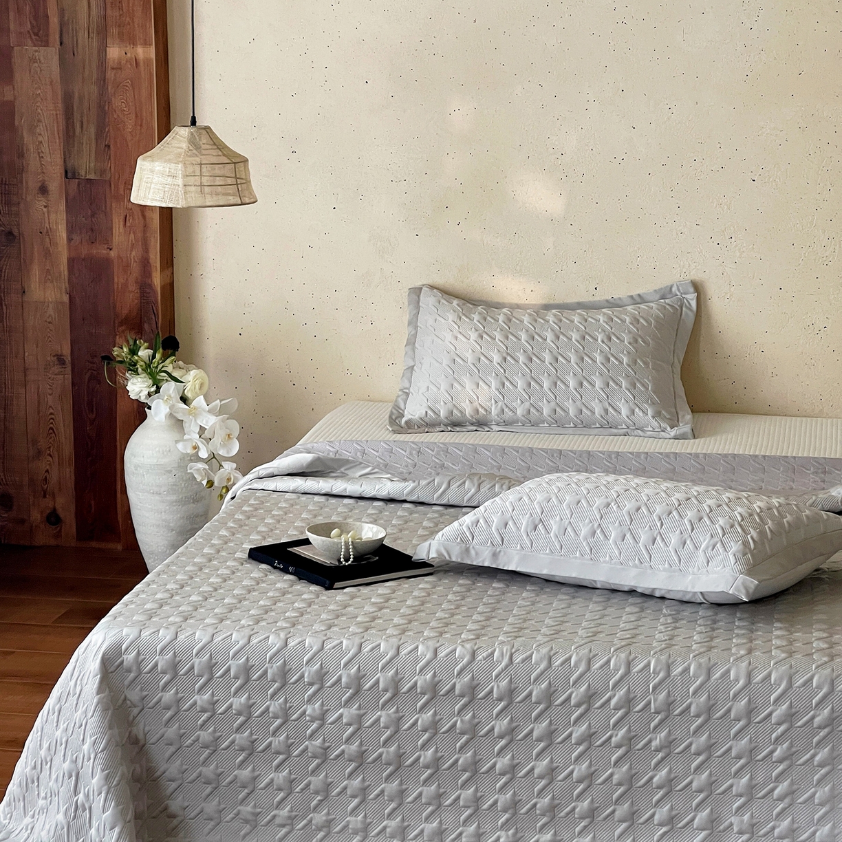 91家纺网 家纺一手货源 找家纺 傲蕾良品 2026新款韩国高量子冰丝床盖款软凉席 银光灰