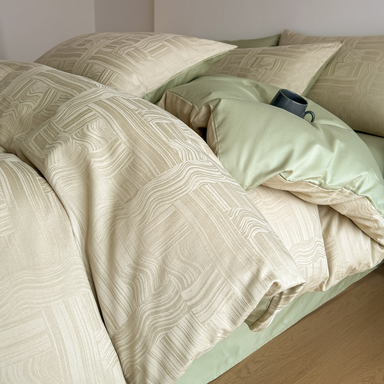 91家纺网 家纺一手货源 找家纺 曼之夏 2026新款60支全棉水洗浮雕提花四件套 幻纤影-浅茶色