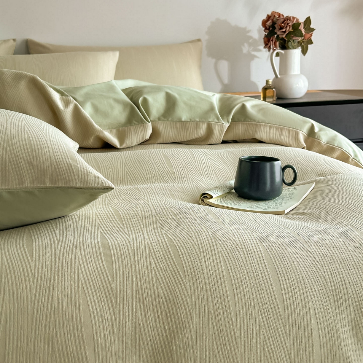 91家纺网 家纺一手货源 找家纺 曼之夏 2026新款60支全棉水洗浮雕提花四件套 佐冉-浅茶色