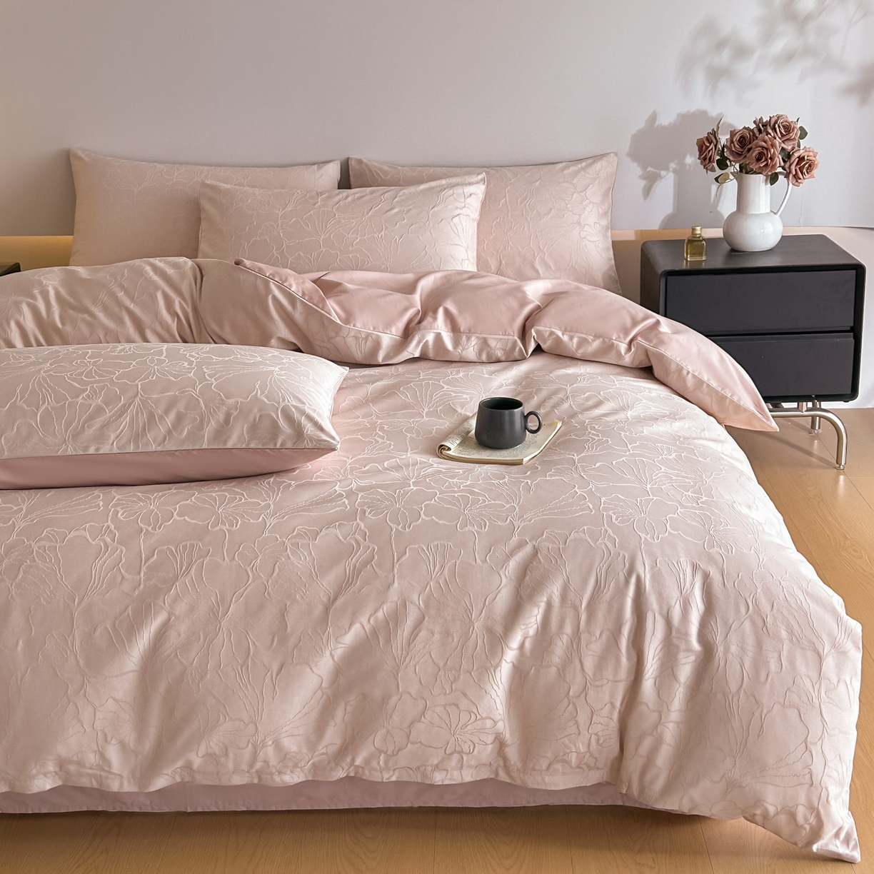 91家纺网 家纺一手货源 找家纺 曼之夏 2026新款60支全棉水洗浮雕提花四件套 山涧雾-卡其粉