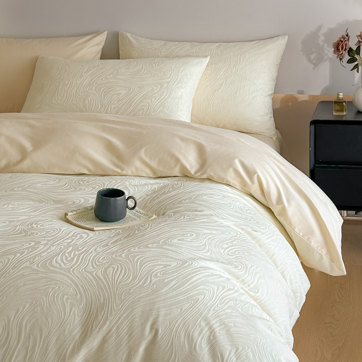 91家纺网 家纺一手货源 找家纺 曼之夏 2026新款60支全棉水洗浮雕提花四件套 凯迪娜-米白