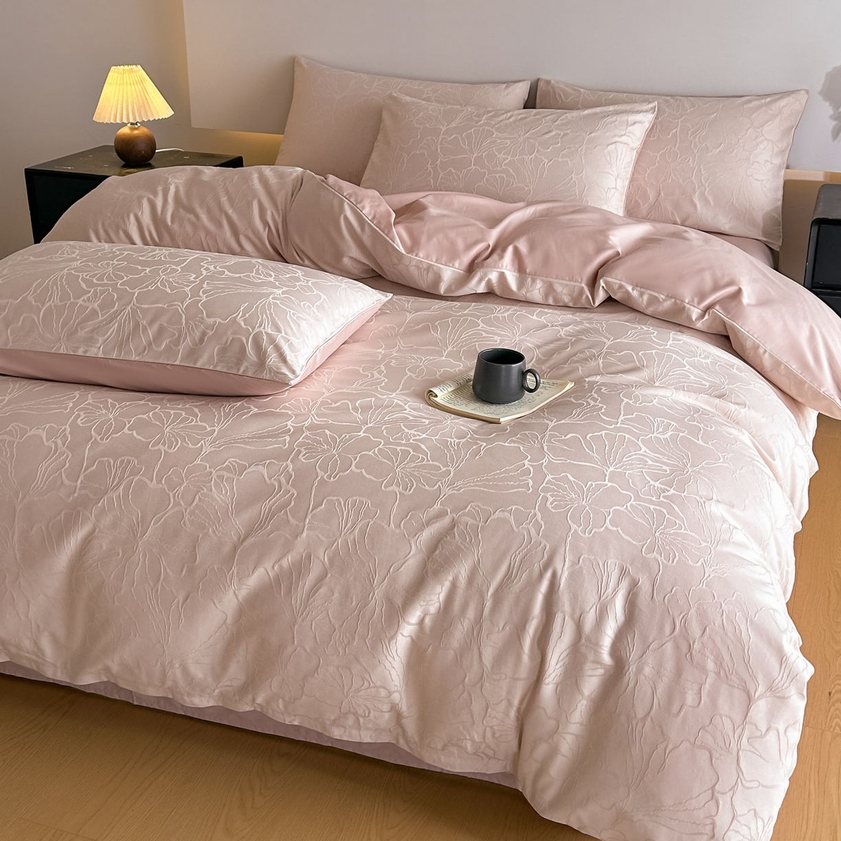 91家纺网 家纺一手货源 找家纺 曼之夏 2026新款60支全棉水洗浮雕提花四件套 山涧雾-卡其粉