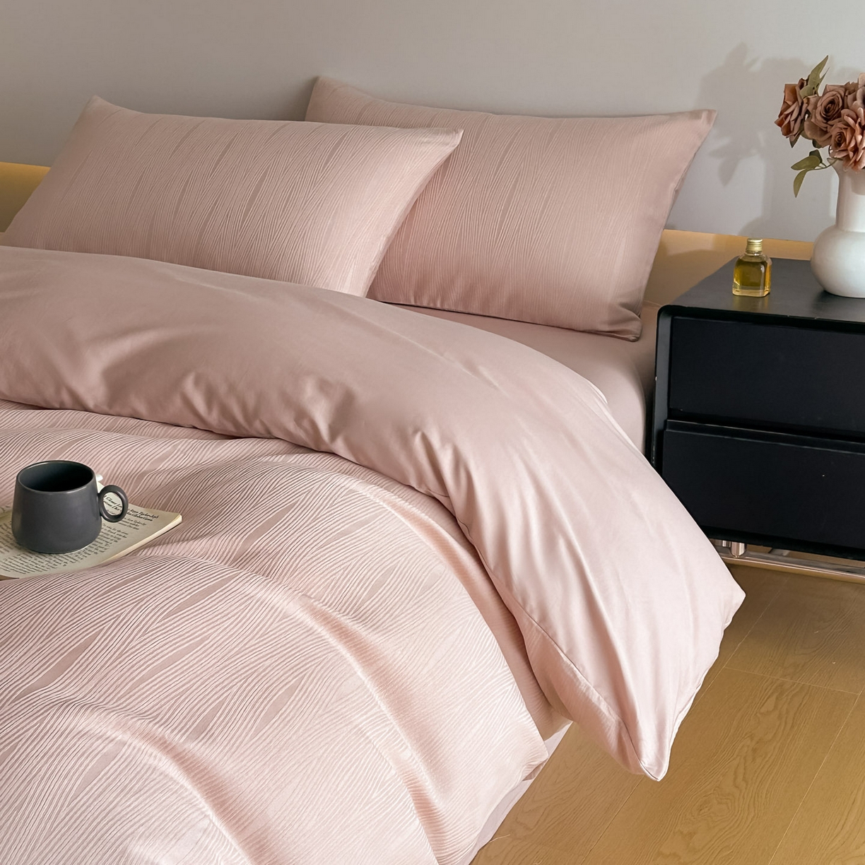 91家纺网 家纺一手货源 找家纺 曼之夏 2026新款60支全棉水洗浮雕提花四件套 佐冉-粉金