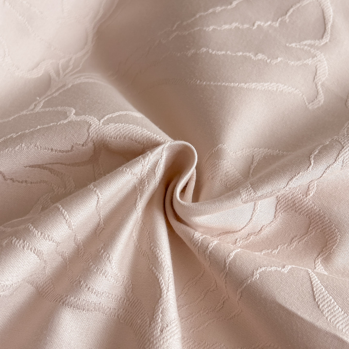 91家纺网 家纺一手货源 找家纺 曼之夏 2026新款60支全棉水洗浮雕提花四件套 山涧雾-卡其粉