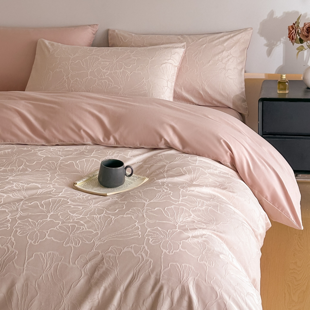 91家纺网 家纺一手货源 找家纺 曼之夏 2026新款60支全棉水洗浮雕提花四件套 山涧雾-卡其粉