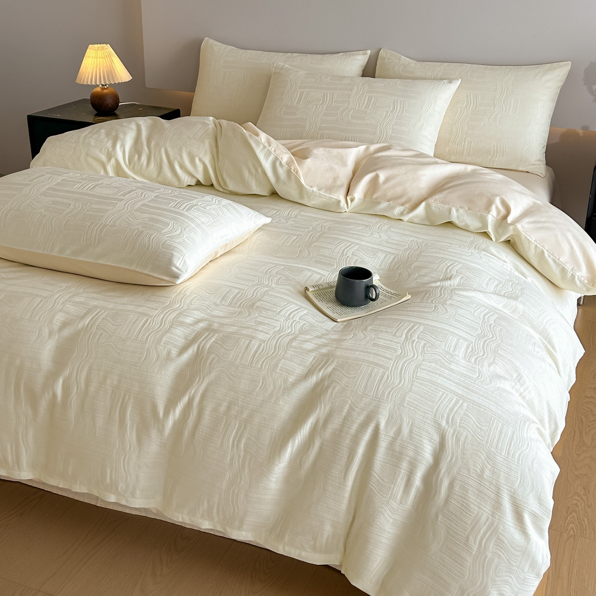 91家纺网 家纺一手货源 找家纺 曼之夏 2026新款60支全棉水洗浮雕提花四件套 幻纤影-米白