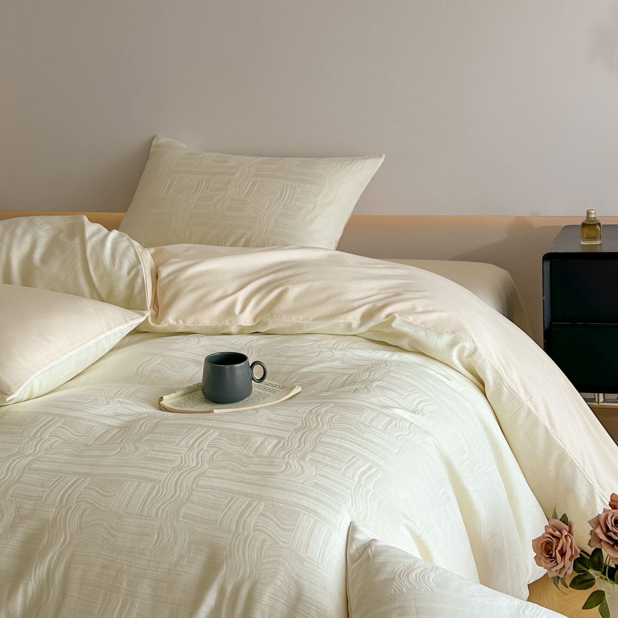 91家纺网 家纺一手货源 找家纺 曼之夏 2026新款60支全棉水洗浮雕提花四件套 幻纤影-米白