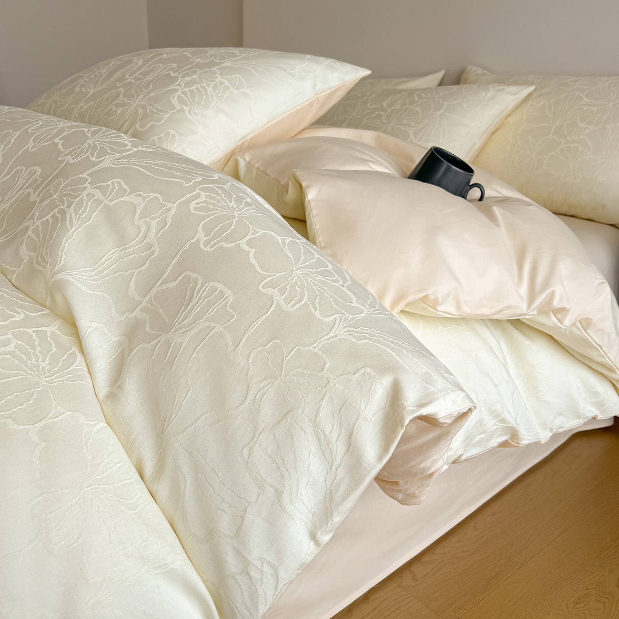 91家纺网 家纺一手货源 找家纺 曼之夏 2026新款60支全棉水洗浮雕提花四件套 山涧雾-米白