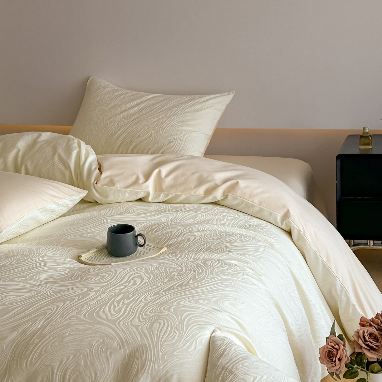 91家纺网 家纺一手货源 找家纺 曼之夏 2026新款60支全棉水洗浮雕提花四件套 凯迪娜-米白