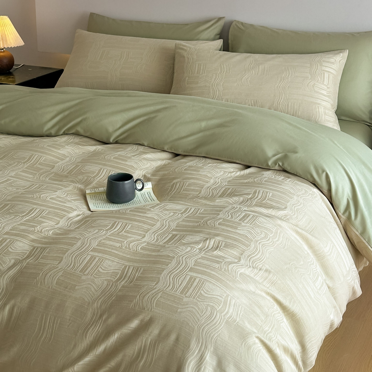 91家纺网 家纺一手货源 找家纺 曼之夏 2026新款60支全棉水洗浮雕提花四件套 幻纤影-浅茶色