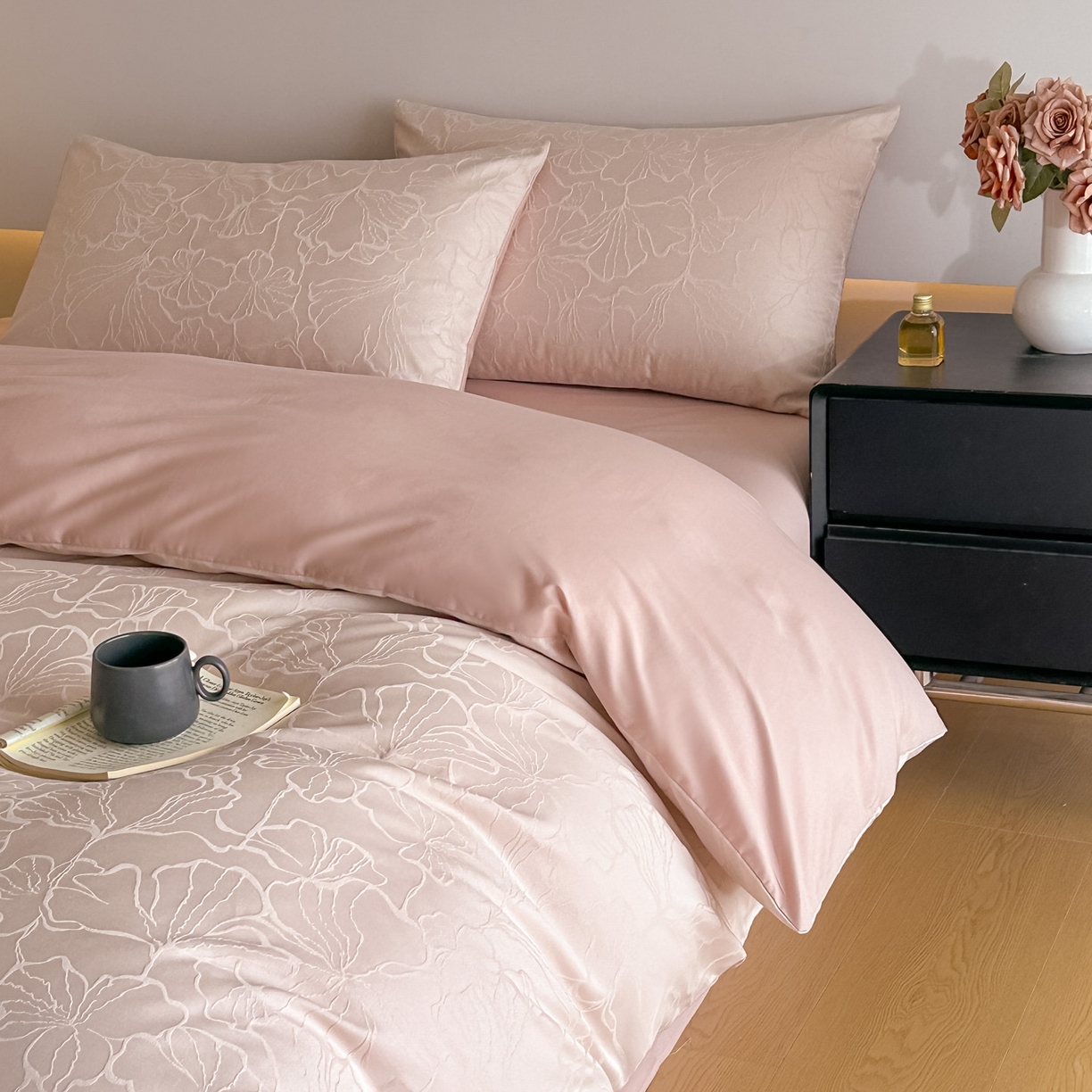 91家纺网 家纺一手货源 找家纺 曼之夏 2026新款60支全棉水洗浮雕提花四件套 山涧雾-卡其粉