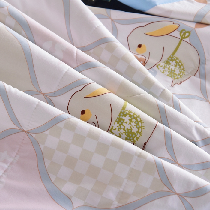 91家纺网 家纺一手货源 找家纺 美丽折家纺 2026新款乳胶被夏凉被空调被 兔个好运