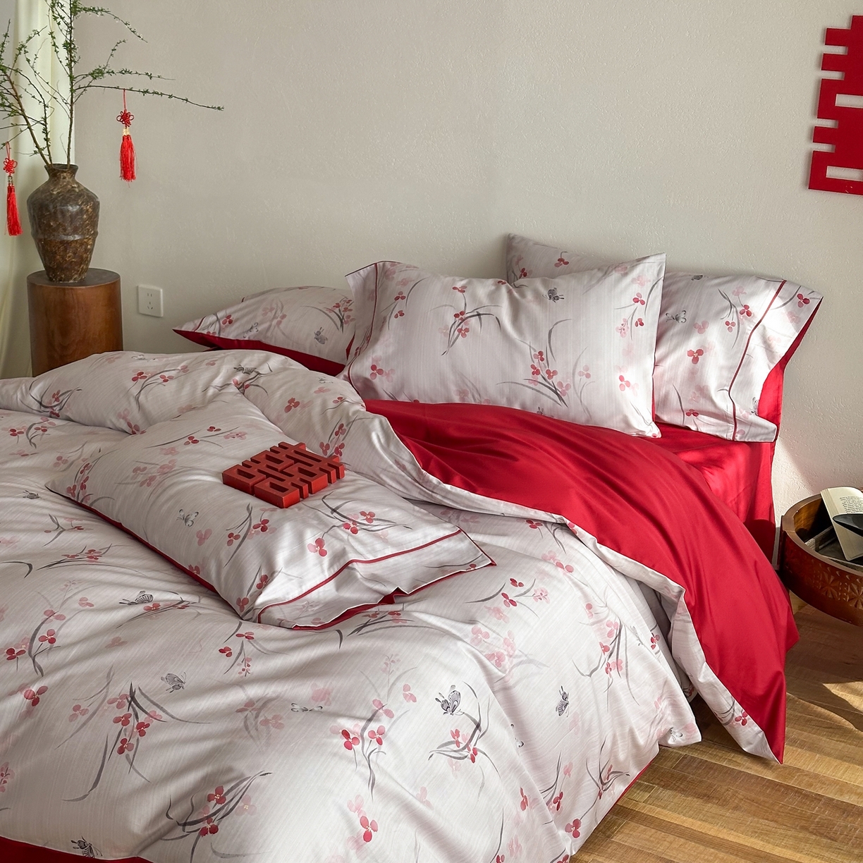 91家纺网 家纺一手货源 找家纺 （总）西西家居 2026新款100S长绒棉纯棉数码款印花四件套-蔷薇花信（含精致红色礼盒）