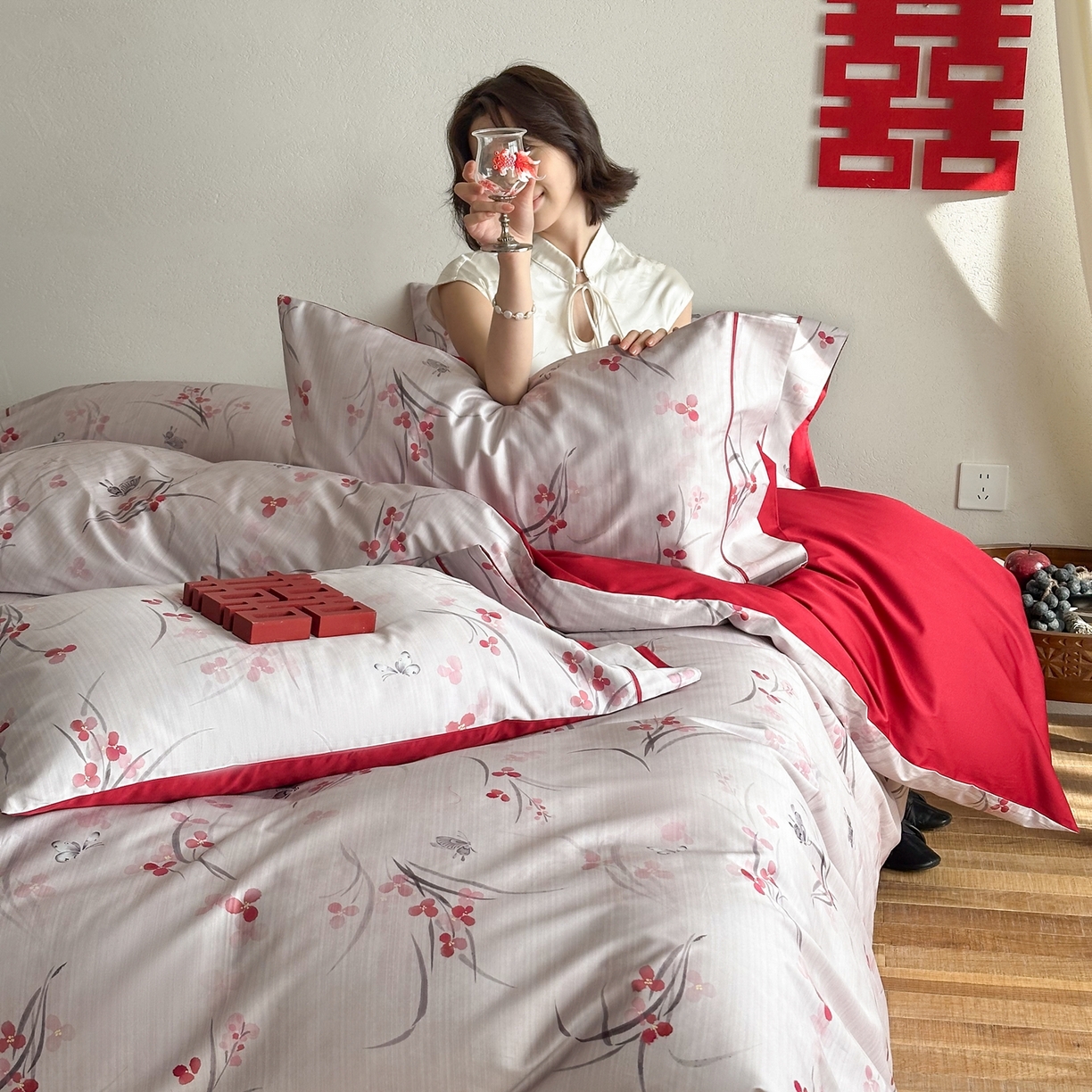 91家纺网 家纺一手货源 找家纺 （总）西西家居 2026新款100S长绒棉纯棉数码款印花四件套-蔷薇花信（含精致红色礼盒）