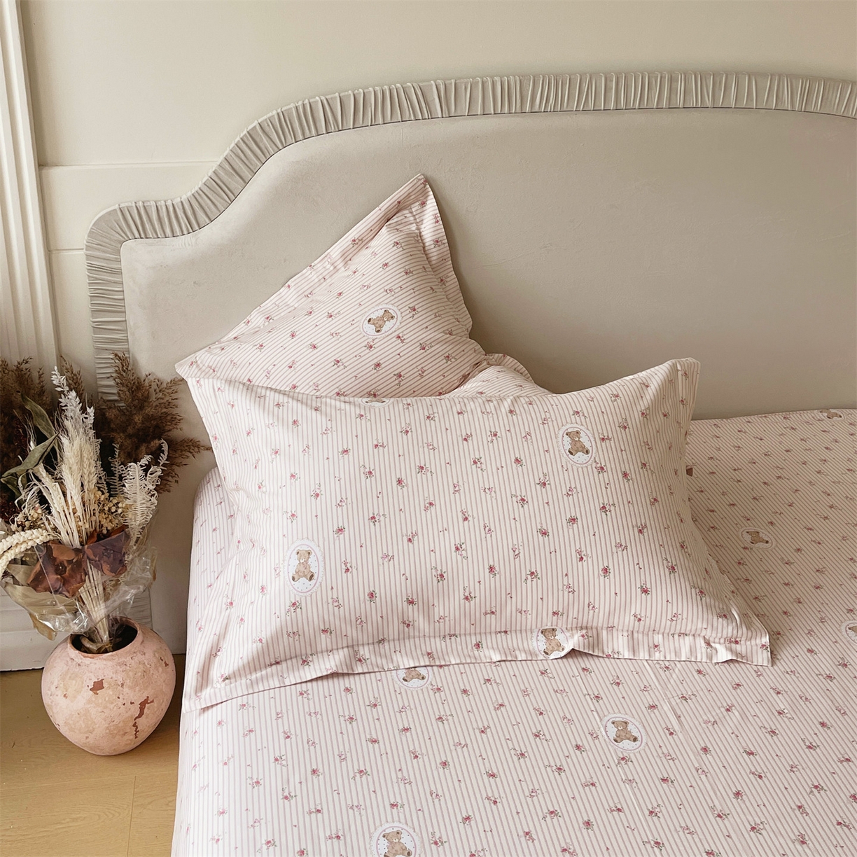 91家纺网 家纺一手货源 找家纺 宝齐莱家纺 2026新款全棉纯棉13372印花单枕套枕套单件 小确幸