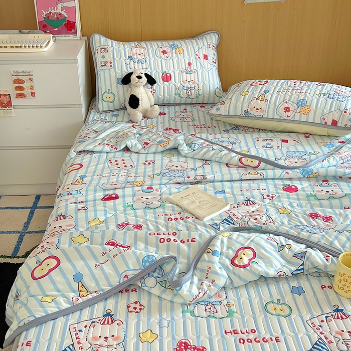 91家纺网 家纺一手货源 找家纺 希诺家居 2026新款卡通小清新牛奶针织棉夏被空调被（花型独家专版） 苹果西高地