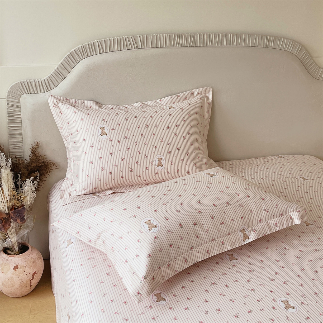 91家纺网 家纺一手货源 找家纺 宝齐莱家纺 2026新款全棉纯棉13372印花单枕套枕套单件 小确幸