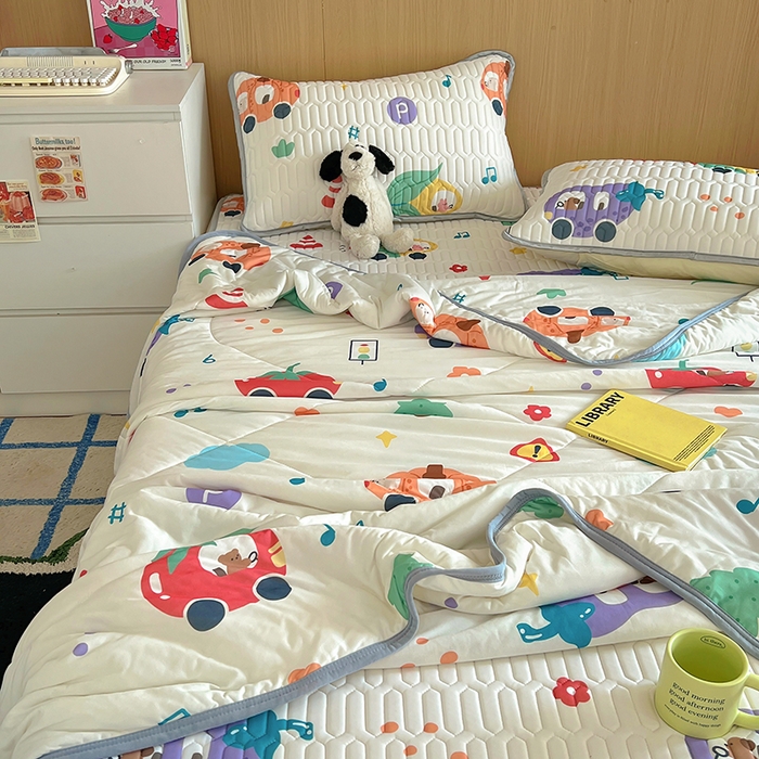 91家纺网 家纺一手货源 找家纺 希诺家居 2026新款卡通小清新牛奶针织棉夏被空调被（花型独家专版） 蔬菜小车