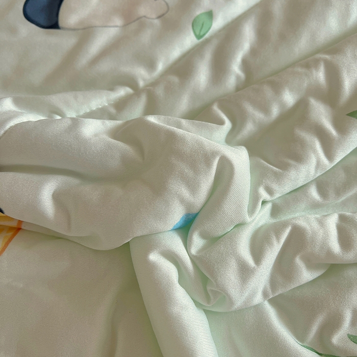 91家纺网 家纺一手货源 找家纺 希诺家居 2026新款卡通小清新牛奶针织棉夏被空调被（花型独家专版） 竹子熊猫