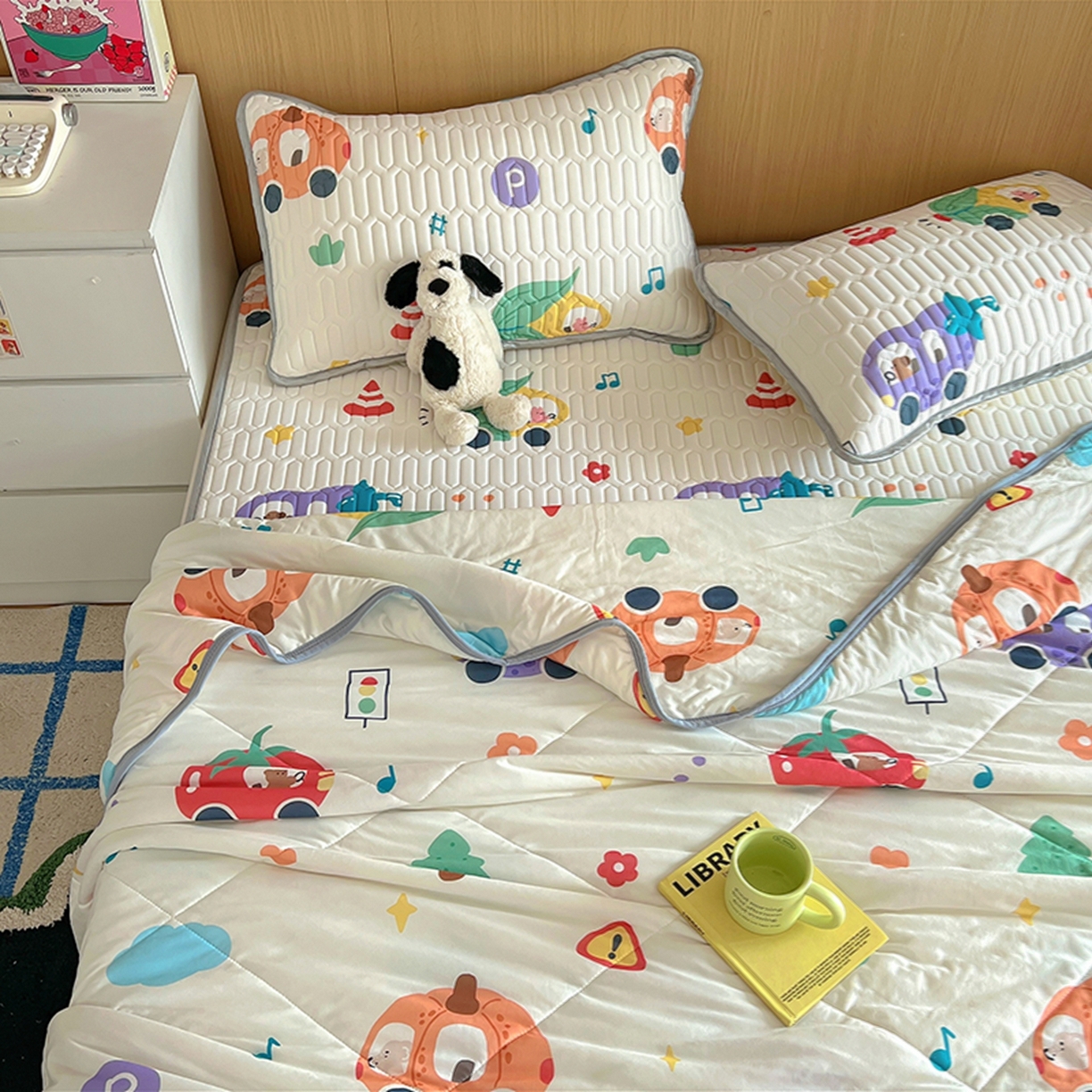 91家纺网 家纺一手货源 找家纺 希诺家居 2026新款卡通小清新牛奶针织棉夏被空调被（花型独家专版） 蔬菜小车