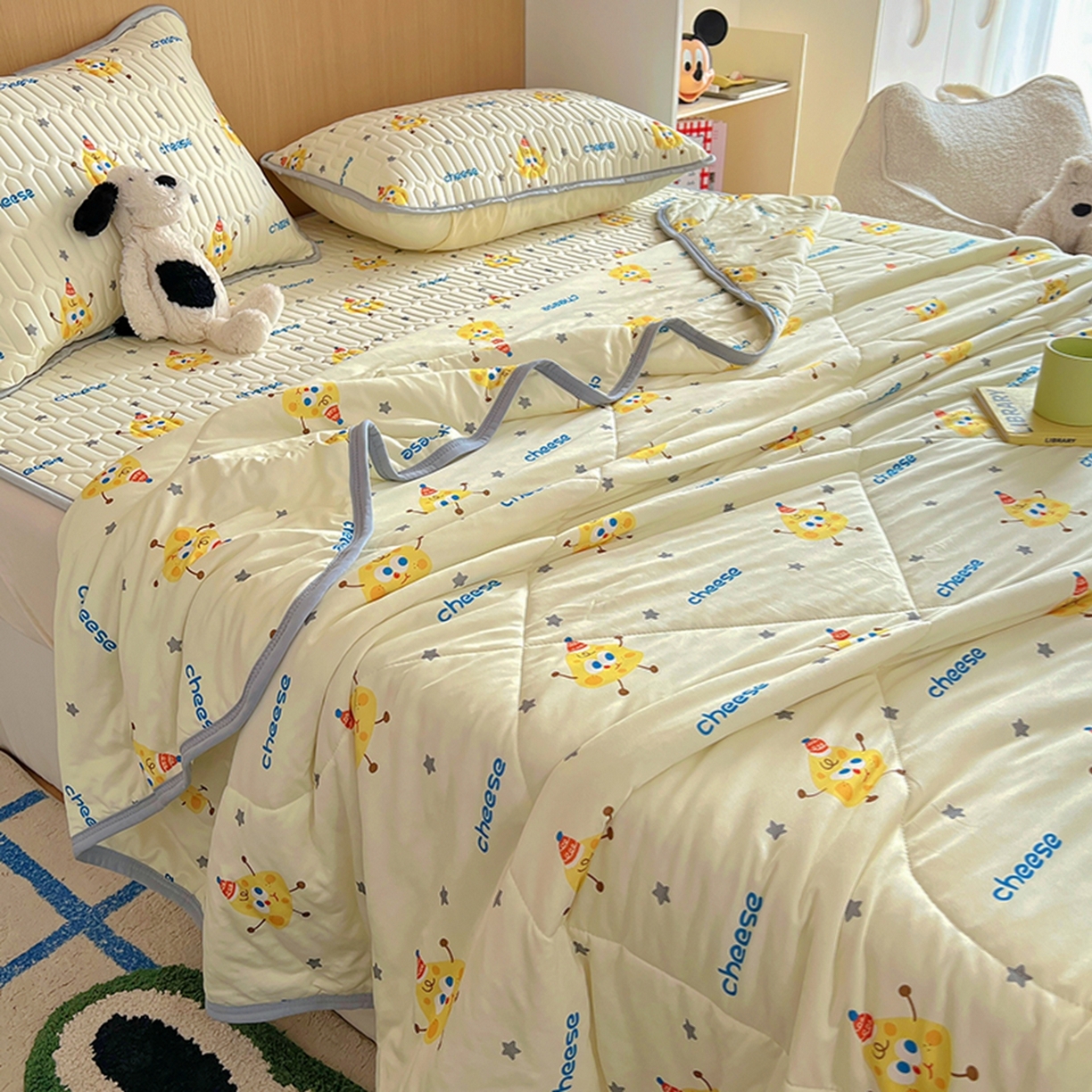 91家纺网 家纺一手货源 找家纺 希诺家居 2026新款卡通小清新牛奶针织棉夏被空调被（花型独家专版） 美味芝士