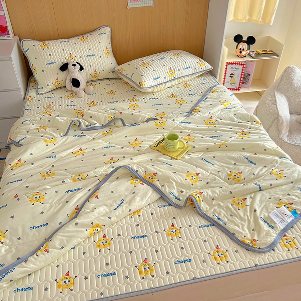 91家纺网 家纺一手货源 找家纺 希诺家居 2026新款卡通小清新牛奶针织棉夏被空调被（花型独家专版） 美味芝士