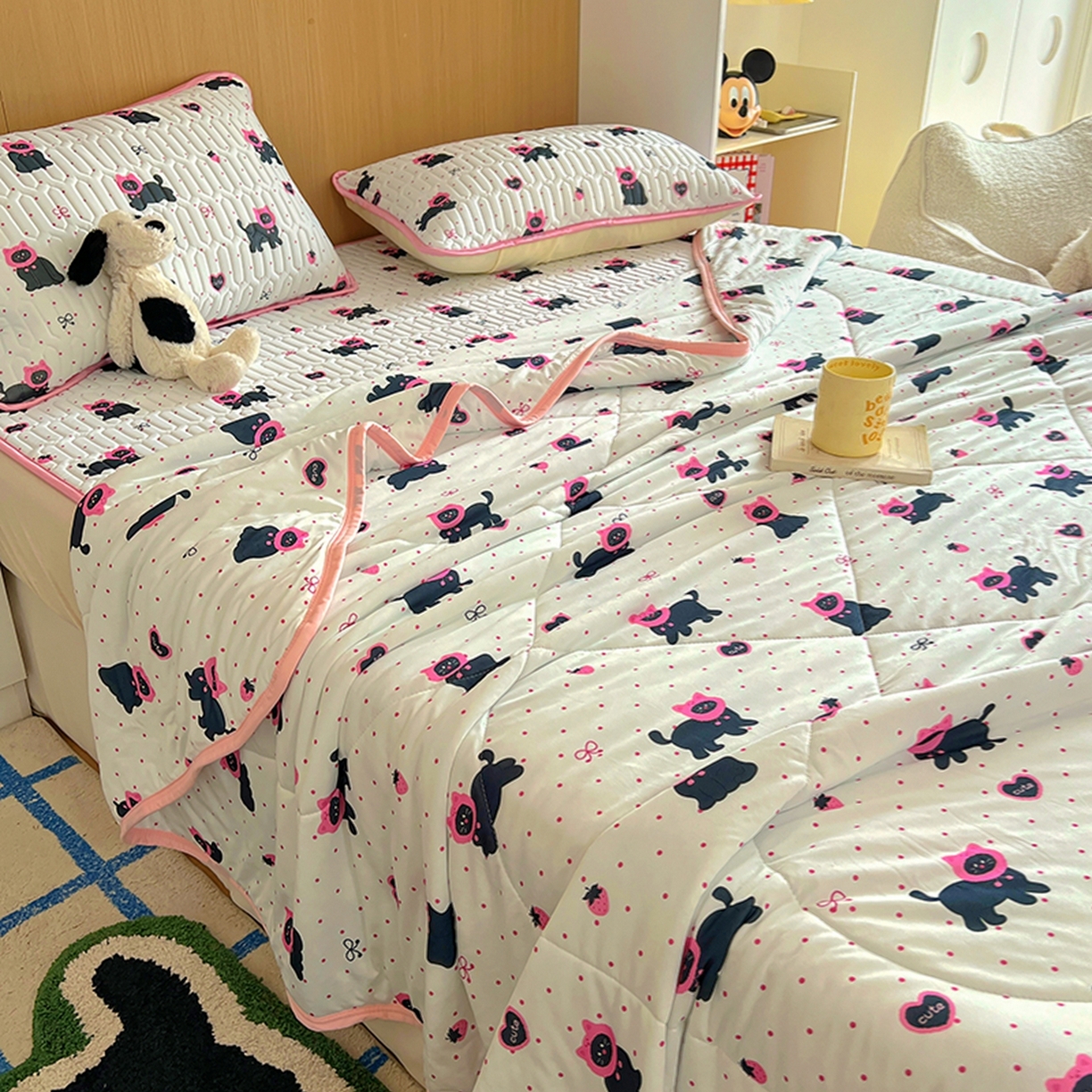 91家纺网 家纺一手货源 找家纺 希诺家居 2026新款卡通小清新牛奶针织棉夏被空调被（花型独家专版） 甜心黑猫